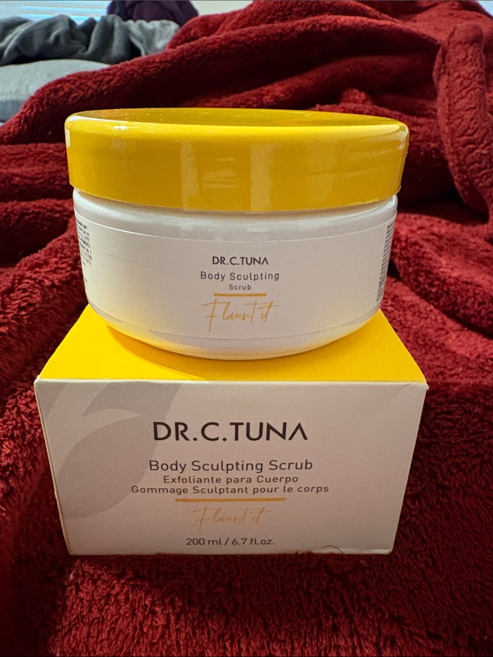 Body Sculpting Scrub - Exfoliating & Hydrating 200 ml
